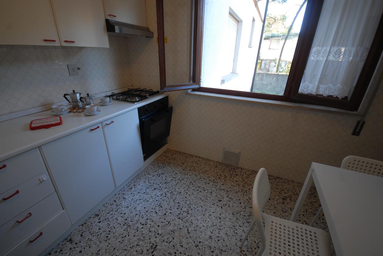 Villa Azalea Lignano Sabbiadoro Eksteriør billede