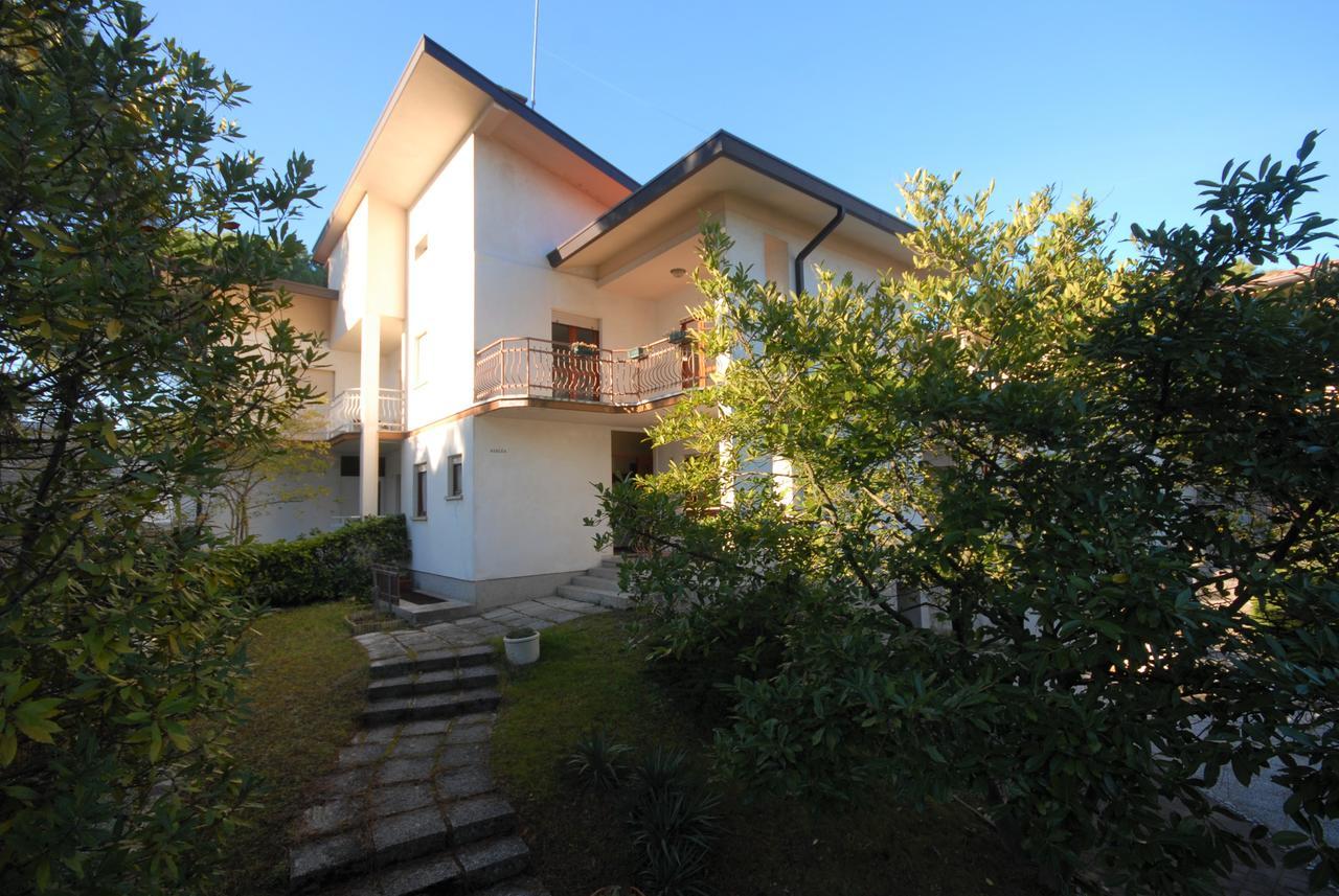 Villa Azalea Lignano Sabbiadoro Eksteriør billede
